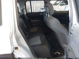 Jeep Patriot Sport 1J4NF2GB5AD658280 fotografie