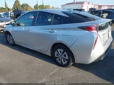 Toyota Prius Two JTDKBRFU1J3062458 снимка