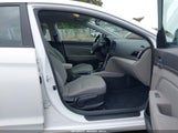 Hyundai Elantra Se 5NPD84LF7HH030435 снимка