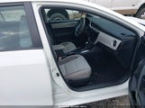Toyota Corolla Le 2T1BURHE5JC045749 снимка