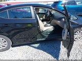 Hyundai Elantra Se KMHD74LF2HU401957 снимка