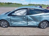 Toyota Prius Two JTDKBRFU7H3053354 снимка
