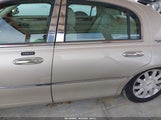 Lincoln Town Car Signature Limited 1LNHM82V57Y621918 fotografie