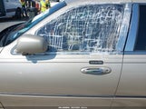 Lincoln Town Car Signature Limited 2LNBL8CV6AX611249 снимка