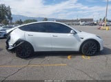 Tesla Model Y Performance Dual Motor All-Wheel Drive 7SAYGDEF4PF753774 fotografie