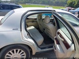 Lincoln Town Car Signature 1LNHM81W75Y660551 photo