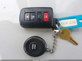 Toyota Rav4 Hybrid Xle JTMRJREV9HD106867 fotografie