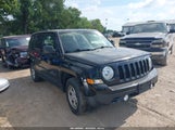 Jeep Patriot Sport 4X4 1C4NJRBBXHD142866 photo