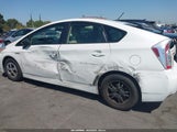 Toyota Prius Two JTDKN3DU1D5635777 снимка