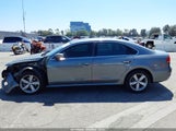 Volkswagen Passat 1.8T Limited Edition 1VWAT7A33FC103642 photo