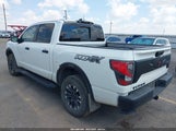 Nissan Titan Pro-4X 4X4 1N6AA1ED7RN113718 fotografie