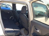 Jeep Renegade Latitude ZACCJBBTXGPC62447 снимка