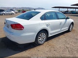 Volkswagen Passat 1.8T Wolfsburg Edition 1VWAT7A32FC024107 снимка