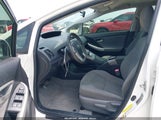 Toyota Prius Two JTDKN3DU0D5627847 снимка