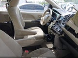 Toyota Sienna Base 7 Passenger 5TDKA3DC8CS010238 снимка