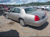 Lincoln Town Car Signature 1LNHM82W13Y650707 снимка
