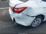 Toyota Corolla Le 5YFBURHE3JP743440 снимка