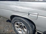 Nissan 4X2 Truck Se/Xe 1N6SD16S1VC315730 fotografie