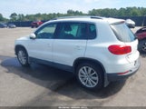 Volkswagen Tiguan Se WVGBV7AX3GW615028 photo