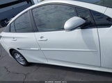 Toyota Prius Four JTDKARFU5G3510776 снимка