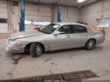 Lincoln Town Car Signature 1LNHM81V47Y620308 photo