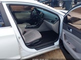 Hyundai Sonata Se 5NPE24AF1FH157588 снимка