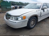Lincoln Town Car Signature 1LNHM82W71Y612332 photo