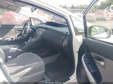 Toyota Prius Two JTDKN3DU8D5644461 снимка