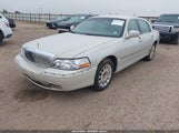 Lincoln Town Car Signature 1LNHM81W77Y627164 снимка