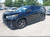Toyota Highlander Le 5TDBZRFH4JS883258 снимка