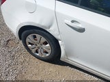 Chevrolet Cruze Ls Auto 1G1PA5SH3F7222939 photo