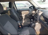 Jeep Patriot Latitude 1C4NJRFB0GD587528 fotografie