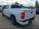 Toyota Tundra  5.7L V8 5TFAW5F12GX504504 fotografie