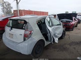 Toyota Prius C One JTDKDTB38E1569024 снимка