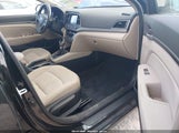Hyundai Elantra Value Edition 5NPD84LF0HH147015 снимка