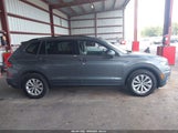 Volkswagen Tiguan 2.0T S 3VV0B7AX1JM009711 fotografie