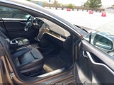 Tesla Model S 60D/70D/75D/85D/90D 5YJSA1E28GF136460 снимка