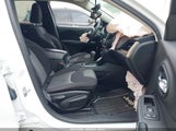Jeep Cherokee Latitude 1C4PJLCS8EW102970 снимка
