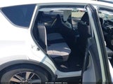 Toyota Rav4 Xle JTMWFREV7JJ159398 photo