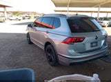 Volkswagen Tiguan 2.0T Se R-Line Black 3VVCB7AX9PM132551 fotografie
