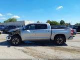 Toyota Tundra Limited 5.7L V8 5TFHW5F10GX502118 fotografie