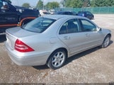 Mercedes-Benz C 240 WDBRF61J82F261195 photo