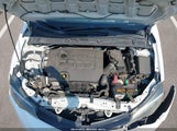 Toyota Corolla Le 2T1BURHE3JC081312 снимка