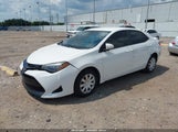 Toyota Corolla Le 5YFBURHE3HP588995 снимка