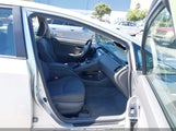 Toyota Prius Three JTDKN3DU6B5308174 fotografie