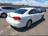 Volkswagen Passat 1.8T S 1VWAT7A31EC104884 снимка
