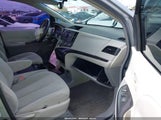 Toyota Sienna Le V6 5TDKK3DC3BS087949 снимка