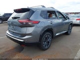 Nissan Rogue Platinum Fwd JN8BT3DC4SW102881 fotografie