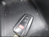 Toyota Prius Two JTDKBRFU1H3037778 снимка