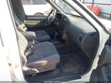 Nissan Pathfinder Le/Se/Xe JN8AR07S6YW402832 снимка